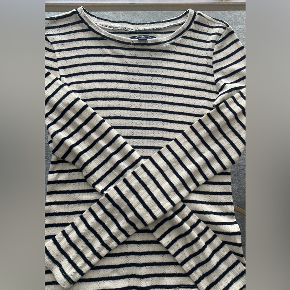 American Eagle Long Sleeve Top